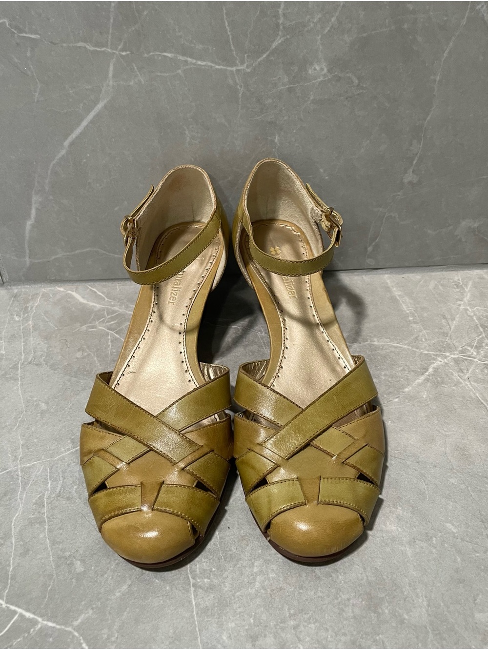 Naturalizer Women’s Olive Green Yellow Wedge Strappy Leather Heel Sandals Size 8